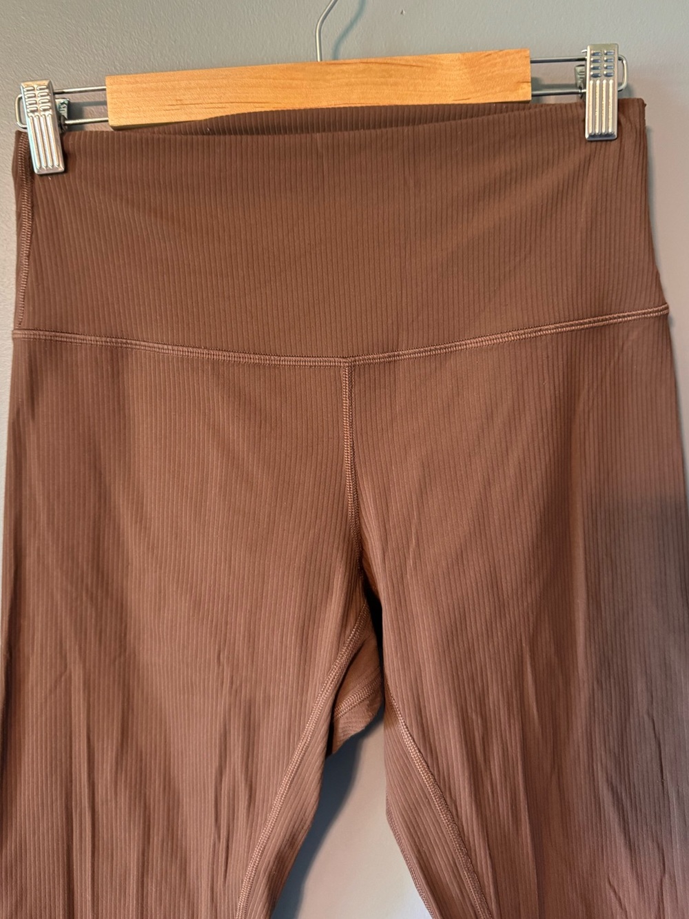 Lululemon Align Ribbed High-Rise Pant 25"
Java - Picture 6 of 9